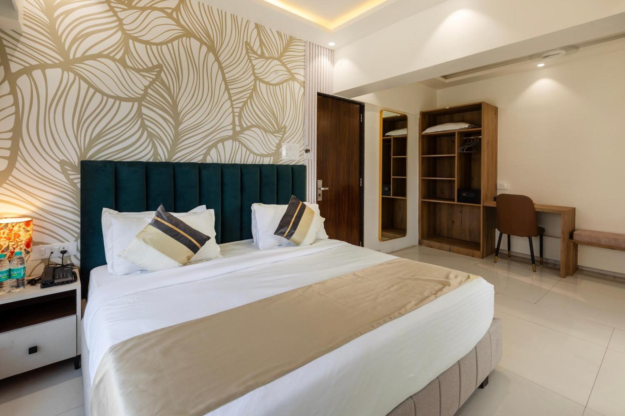 The Orion Premium Suites Mumbai Bagian luar foto