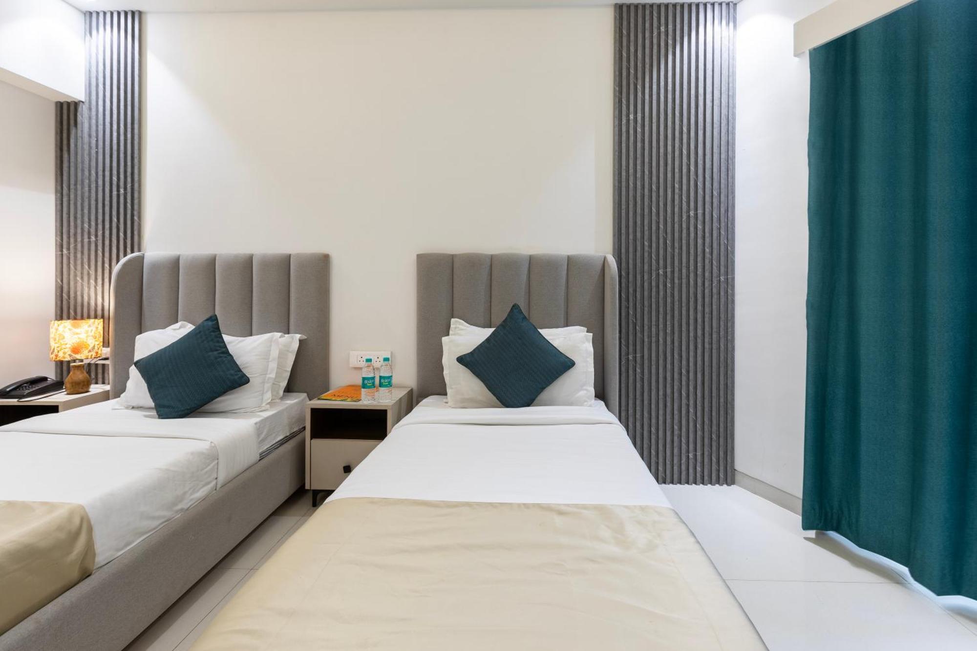 The Orion Premium Suites Mumbai Bagian luar foto