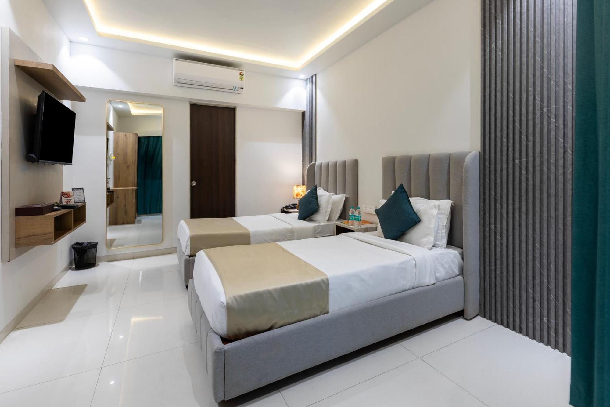 The Orion Premium Suites Mumbai Bagian luar foto