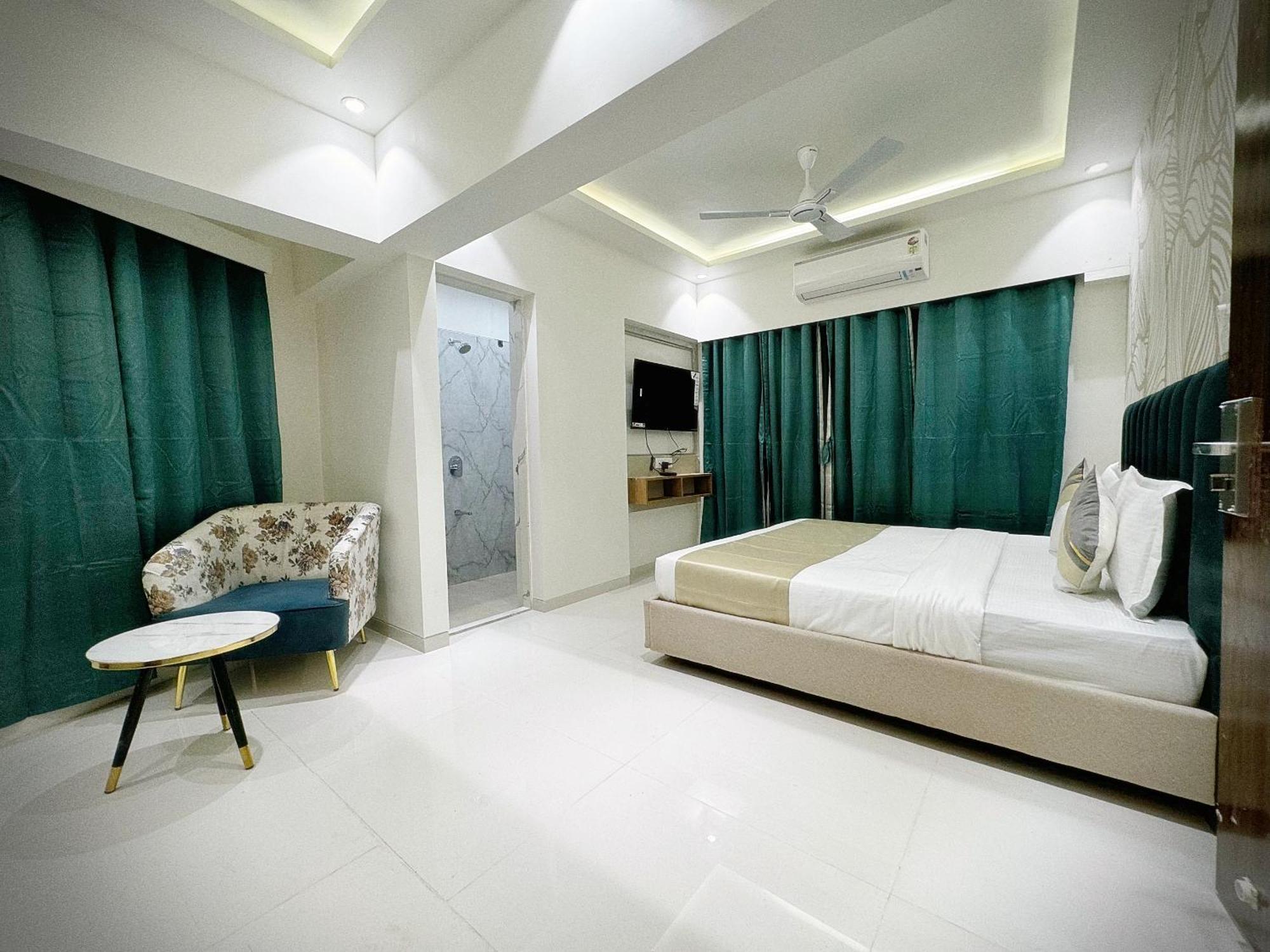 The Orion Premium Suites Mumbai Bagian luar foto