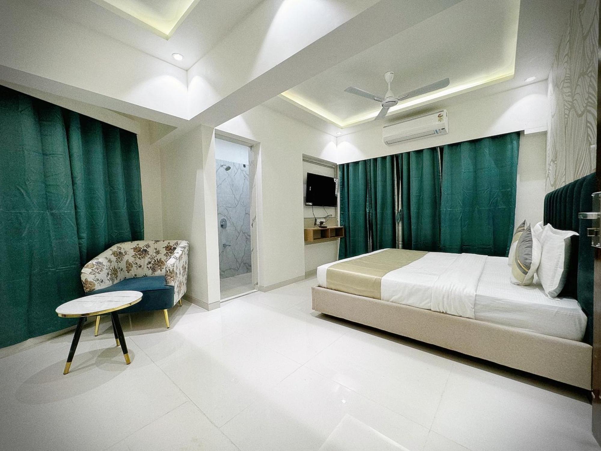 The Orion Premium Suites Mumbai Bagian luar foto